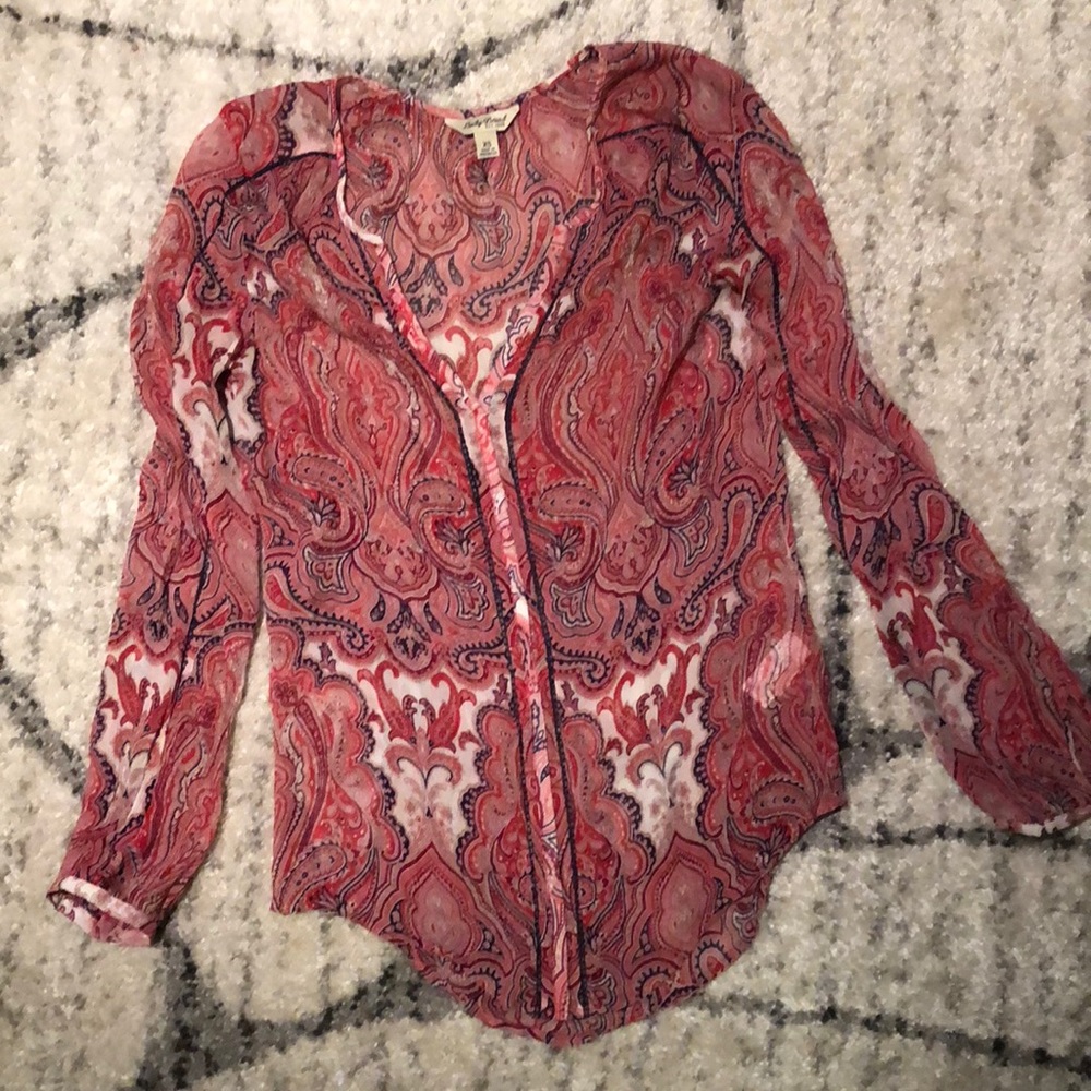 Light weight long sleeve blouse